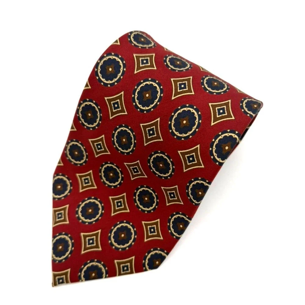 Roundtree & Yorke Men's 100% Silk Tie Handmade in Italy Red Geometric Medallion